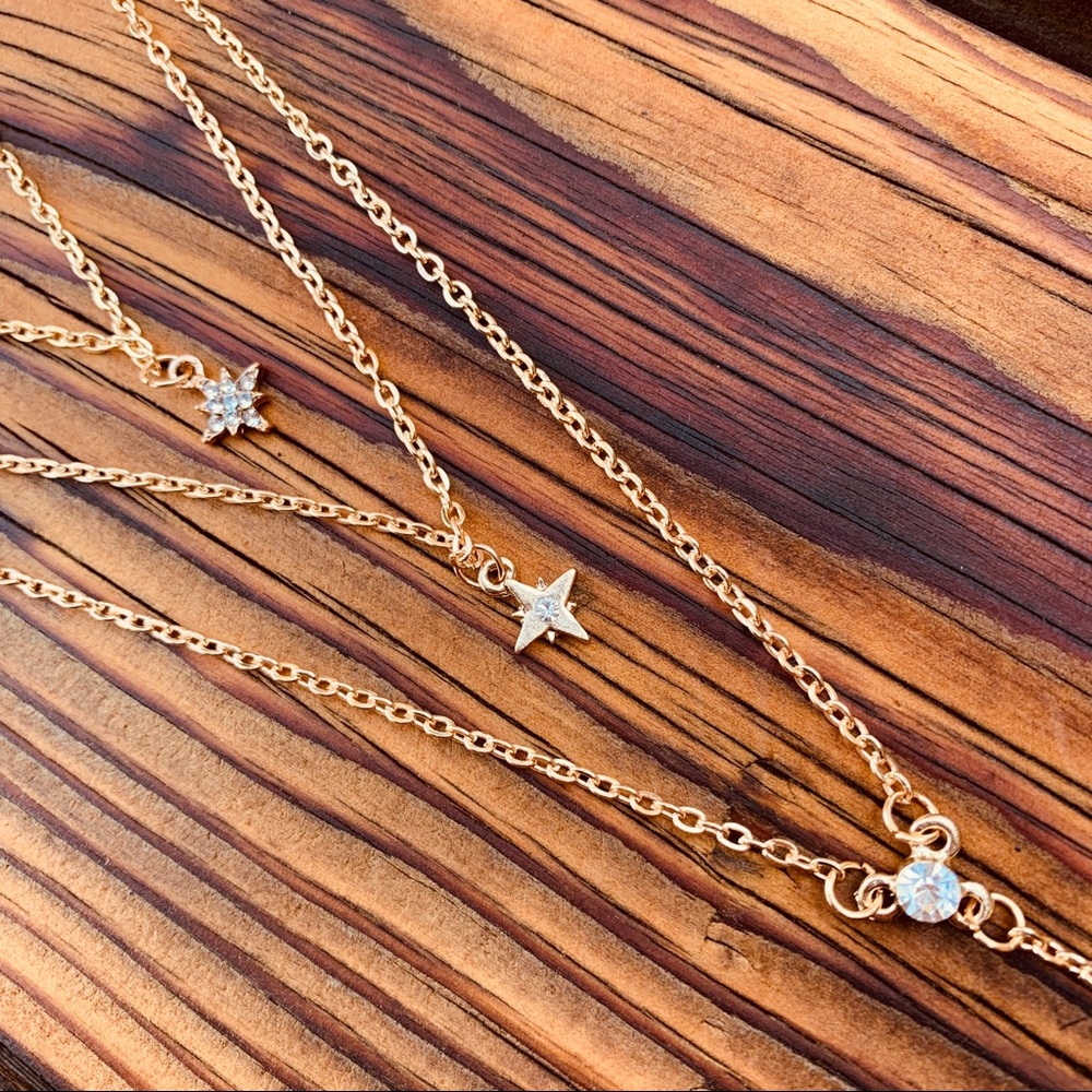 THYRA ♡ Gold Layered Necklace GIFT - Picture 6 of 8
